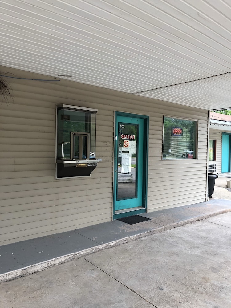 Red Maple Inn