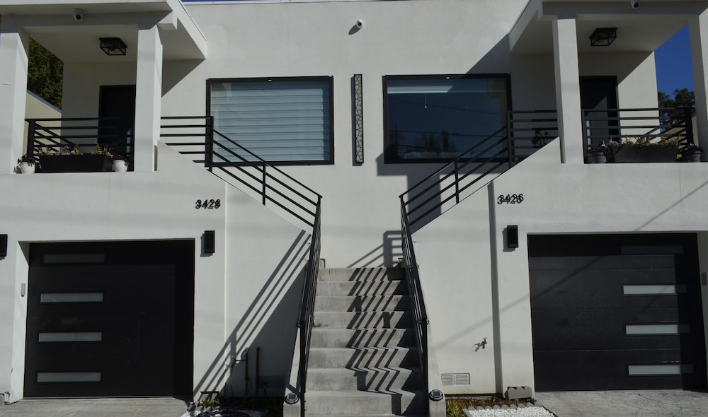Dimond Abode Vacation Rental