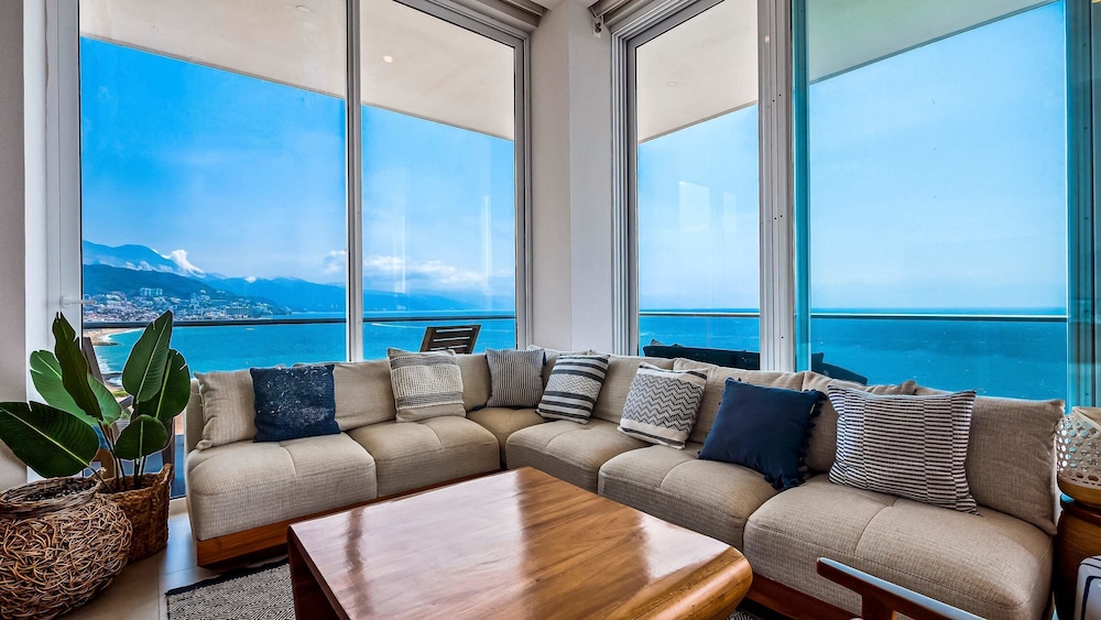 Panoramic Hot Tub Oceanview Luxury 4BR Penthouse