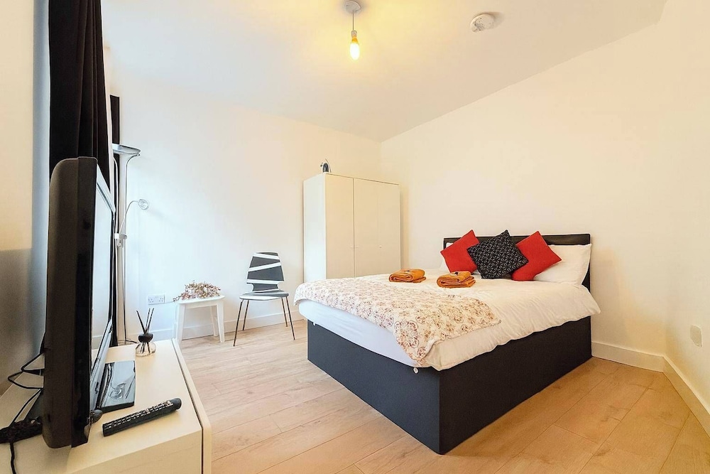 Charming High Wycombe Apartment