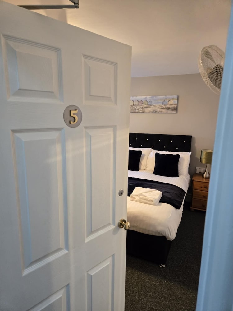 Q Accommodation