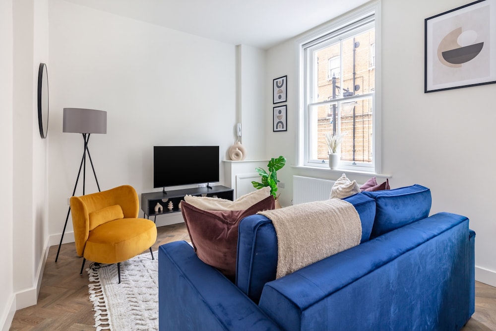 Modern 1BR Downtown Stay
