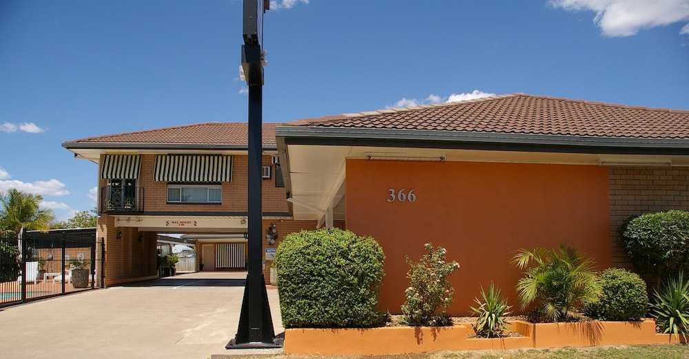 Golden Harvest Motor Inn
