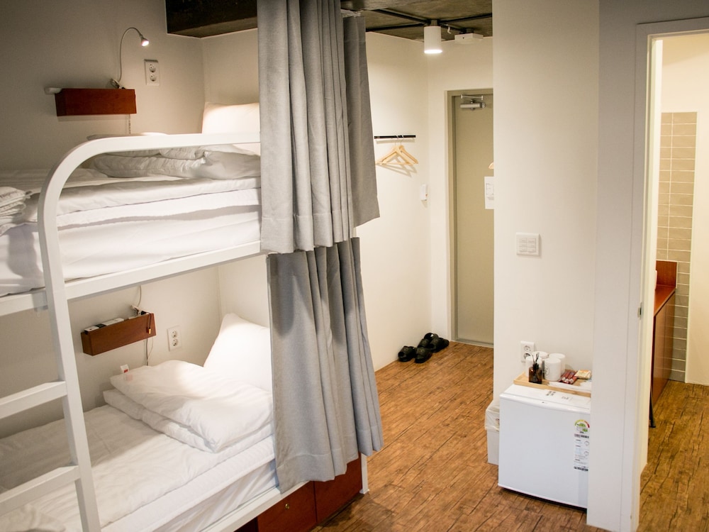 Hi Jun Guesthouse
