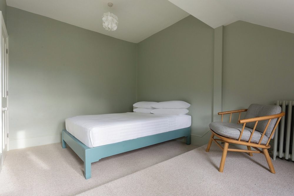 Canonbury Park North II by Onefinestay