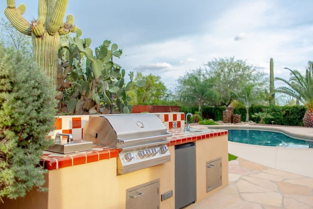 Spectacular Views Heated Pool Outdoor BBQ
