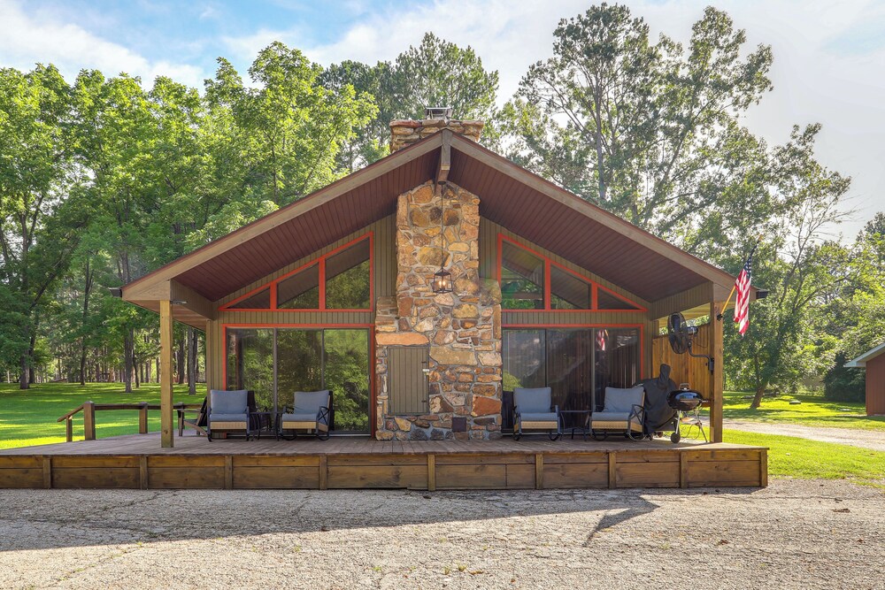Steps to White River: Cabin Retreat w/ Dock Access