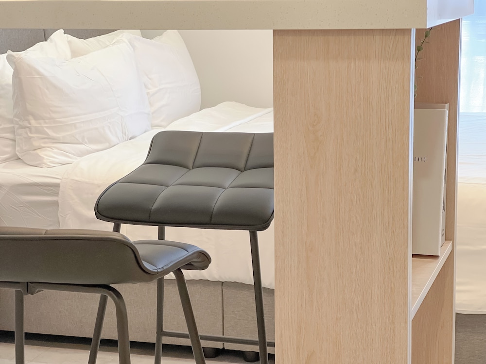 Neu Suites by Manhattan Group
