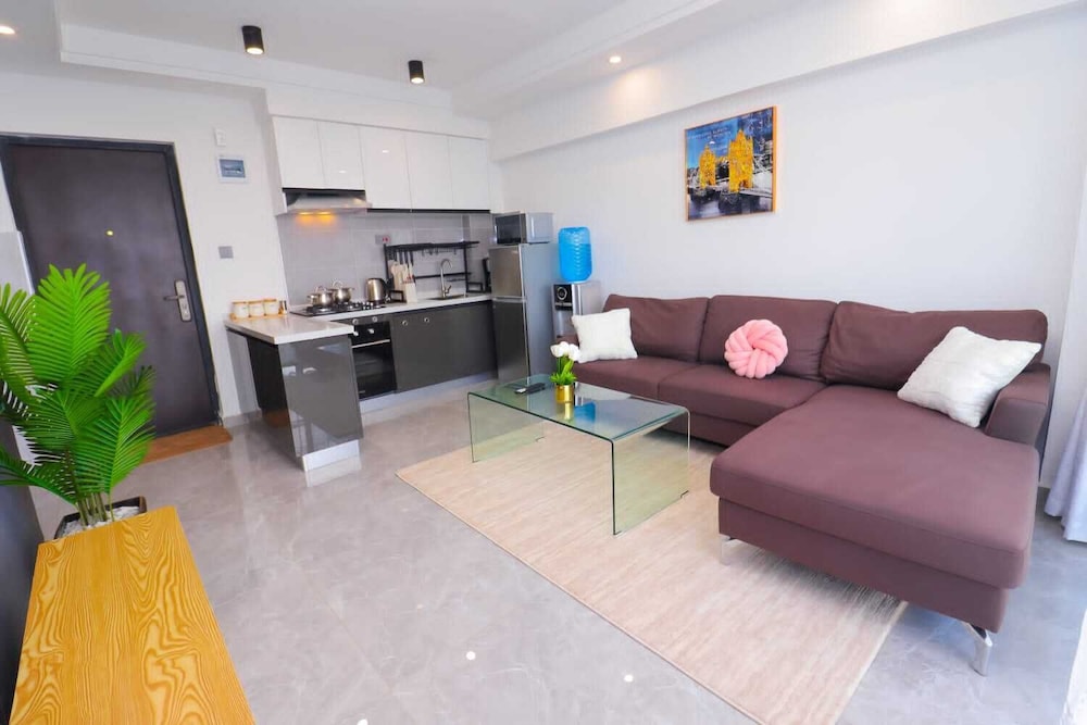 Lux Suites City Oasis Apartments