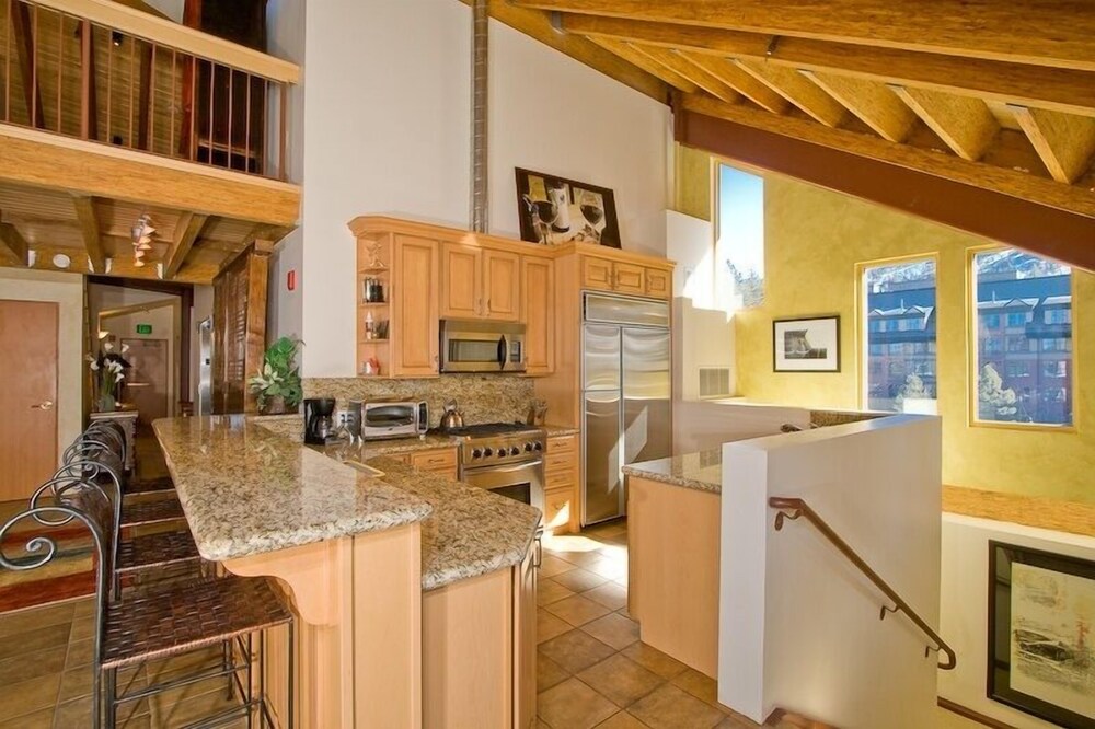 Downtown Penthouse 4 Bedroom Condo