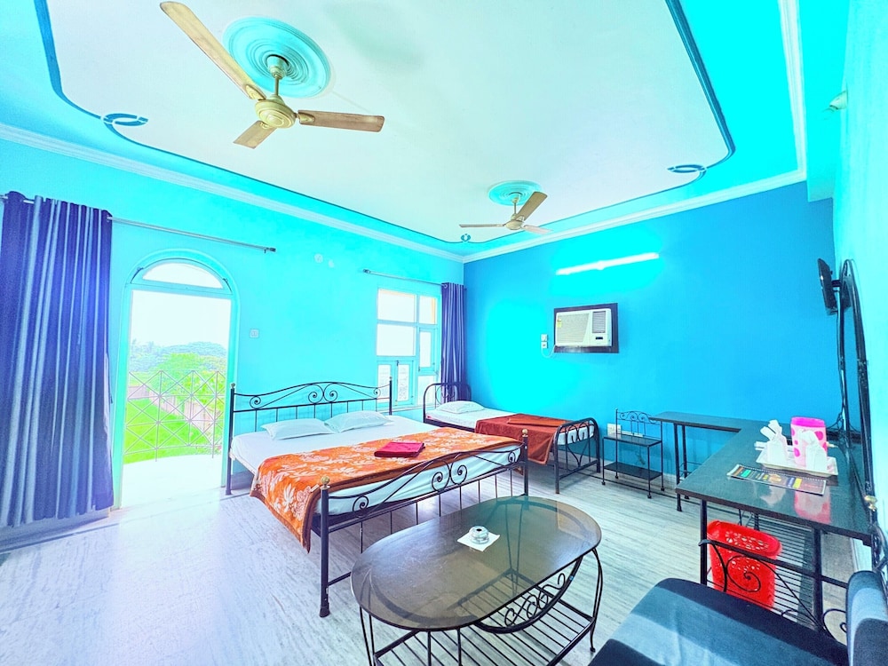 Binapani Hotel & Restaurant Tarapith