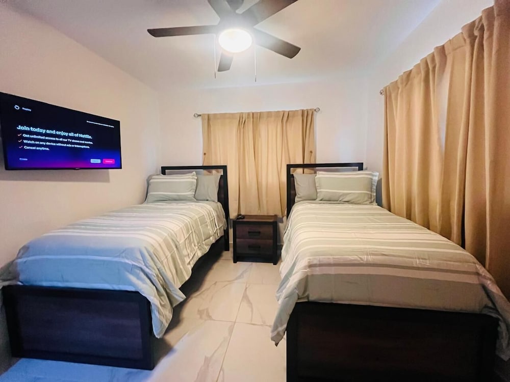 4BR 14 pax Twin Villa-Bbq & private pool