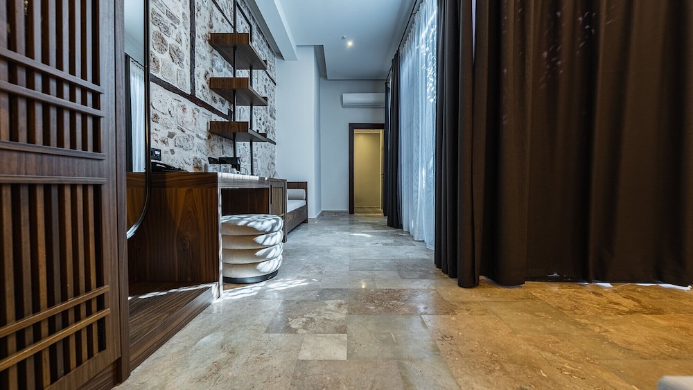 Belmondo Süitler - Image 99