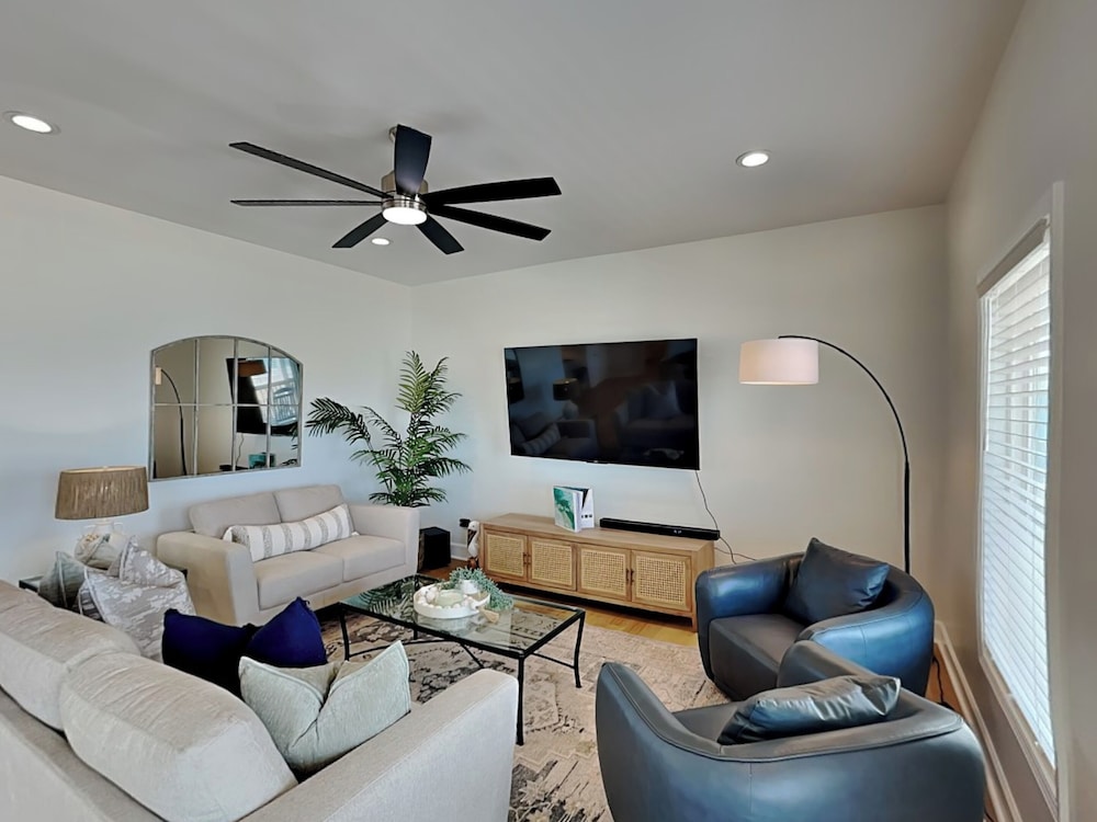 Pelican Landing by Topsail Realty