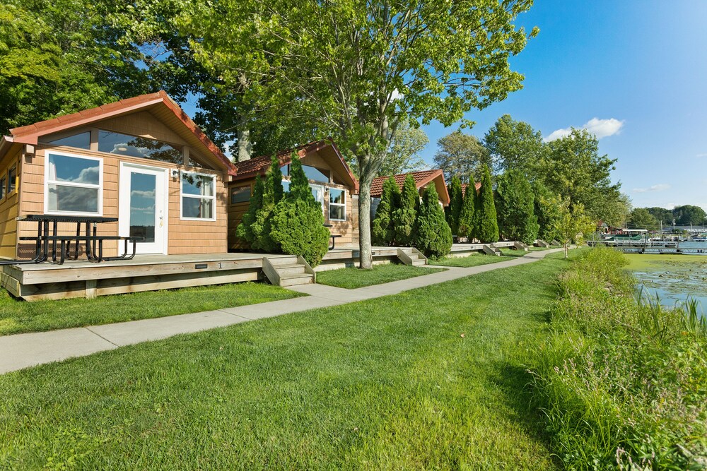 Edinboro Lake Resort Cabins