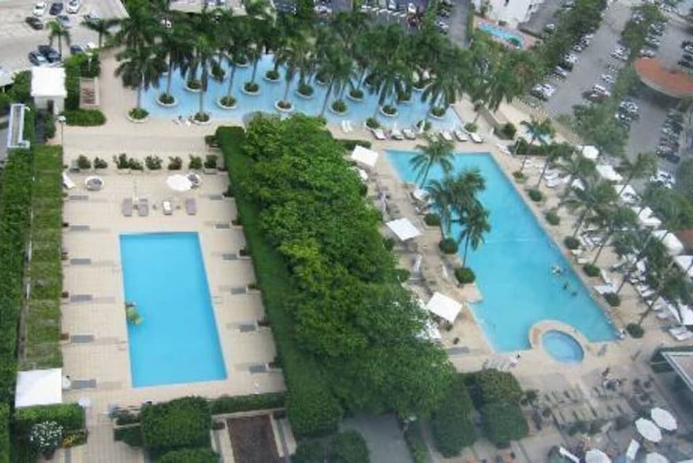 Residence at the Four Seasons