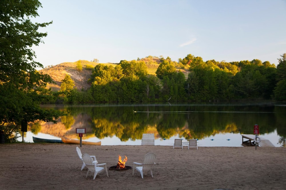Goshorn Lake Cottages