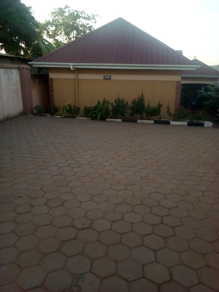 Photo 10