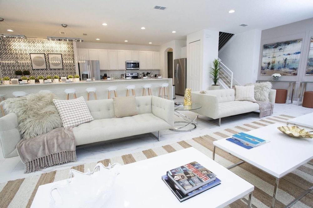 Spacious Luxury Home With Private Pool Near Disney - Image 4