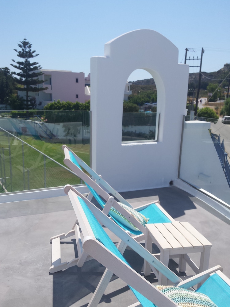 Kouros Home Hotel