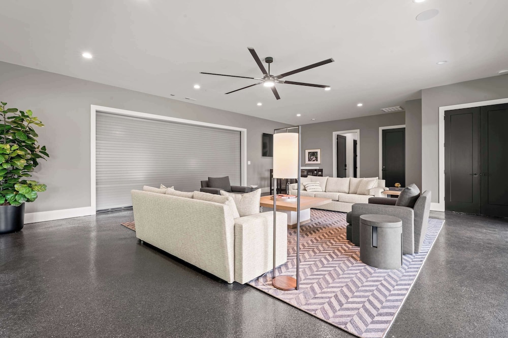 The Luxe Barn Home for 4