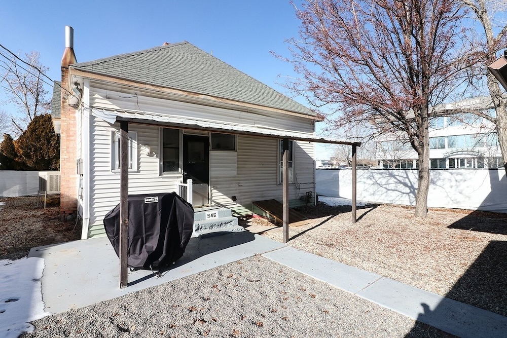 Vintage Parlor 2 Bedroom Home