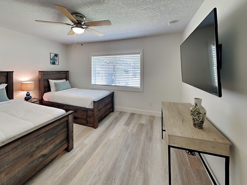 Dolphin View Oasis by Distinctive Beach Rentals