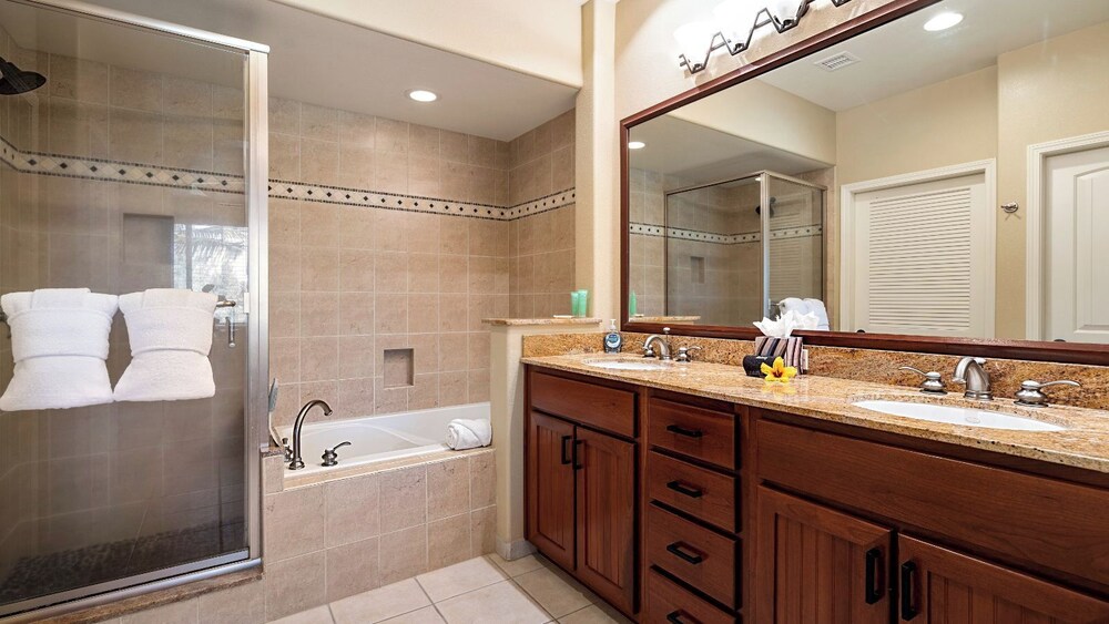 Family-friendly Waikoloa Villa - Pools, Golf & Walk to A-bay Adventures - Vrkcv