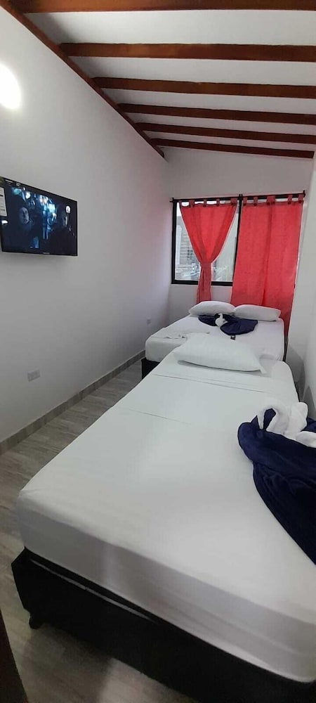 HOTEL CALDAS REAL - Property Image 1