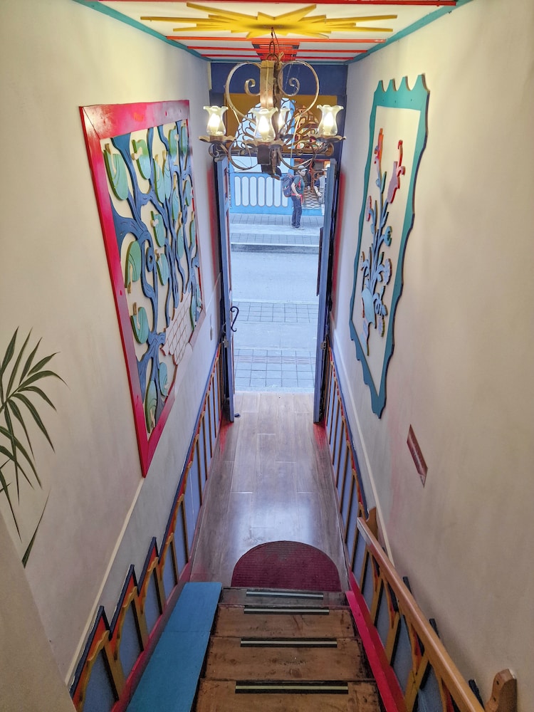 Hostal Mythos
