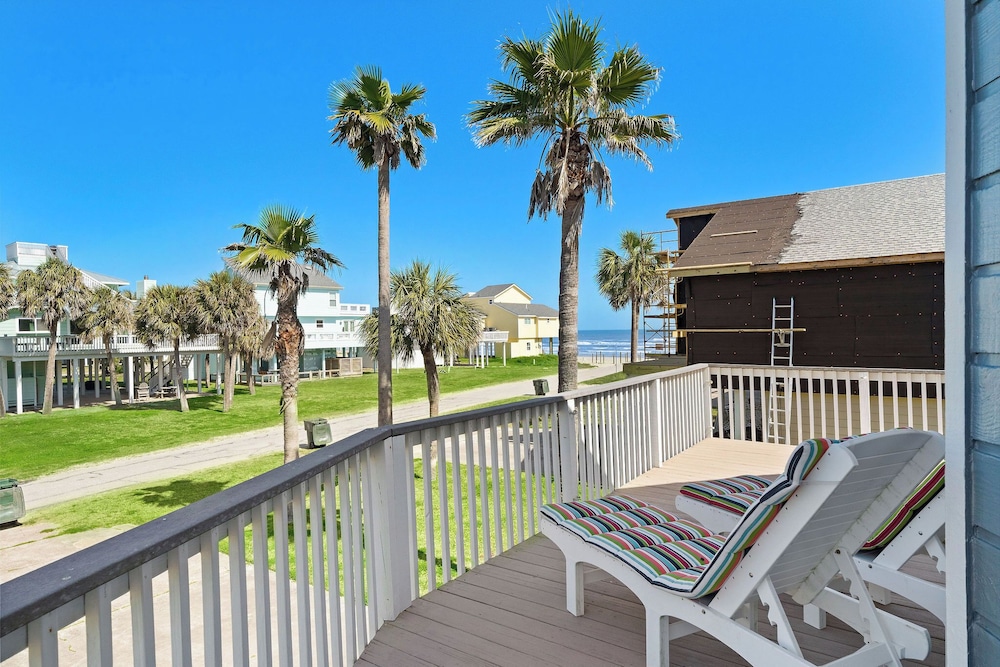 Coastal Cottage by Ryson Vacation Rentals