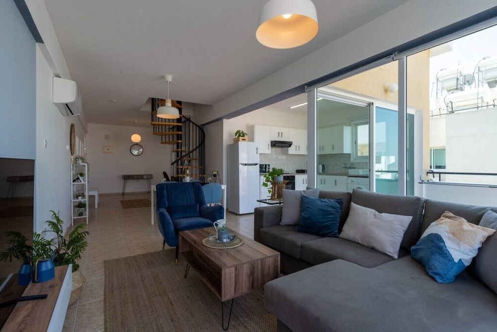 Chloris 3- Bedroom Apartment in Larnaca