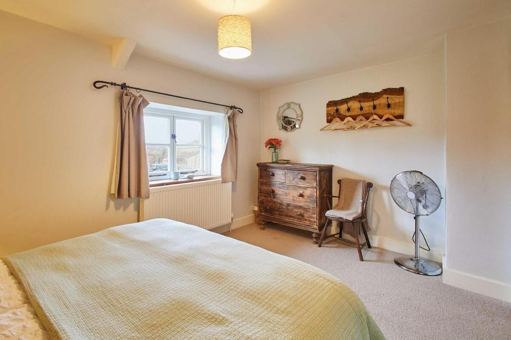 Host Stay Coed Barn