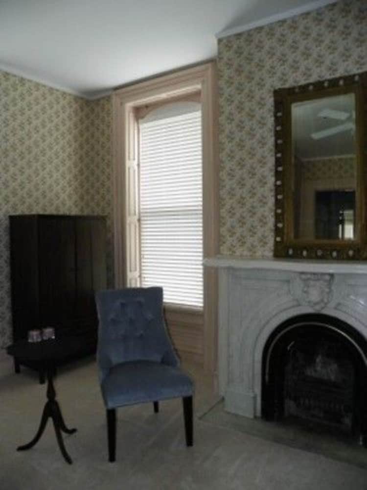 Marble Mansion Inn