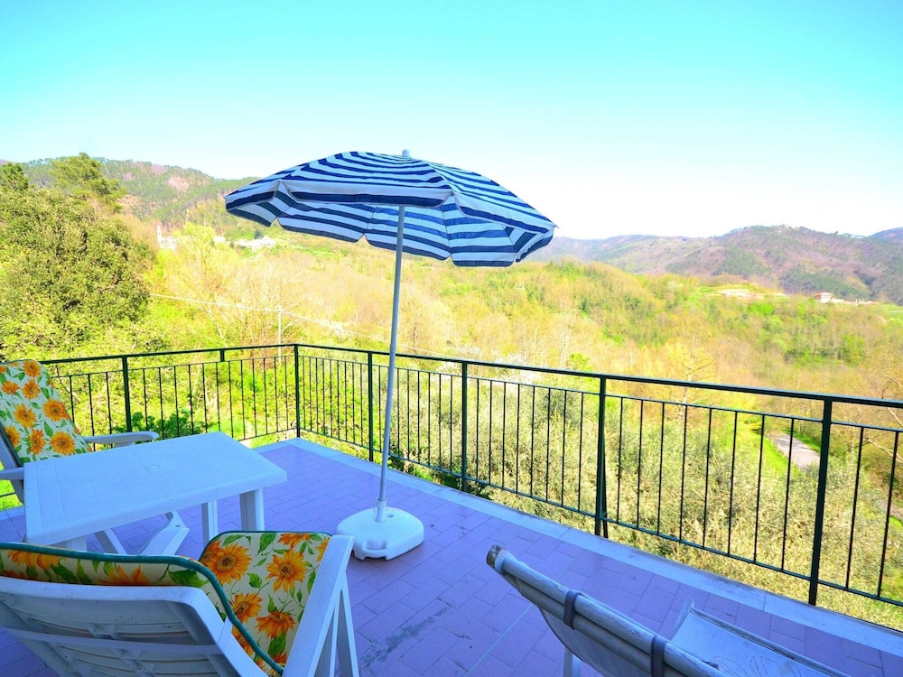 Holiday Home in Sesta Godano Near Lake view 3