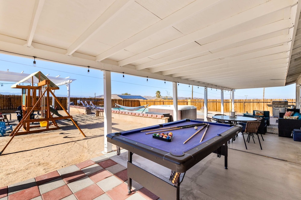 Desert Oasis Cozy Comfort Meets Outdoor Luxury