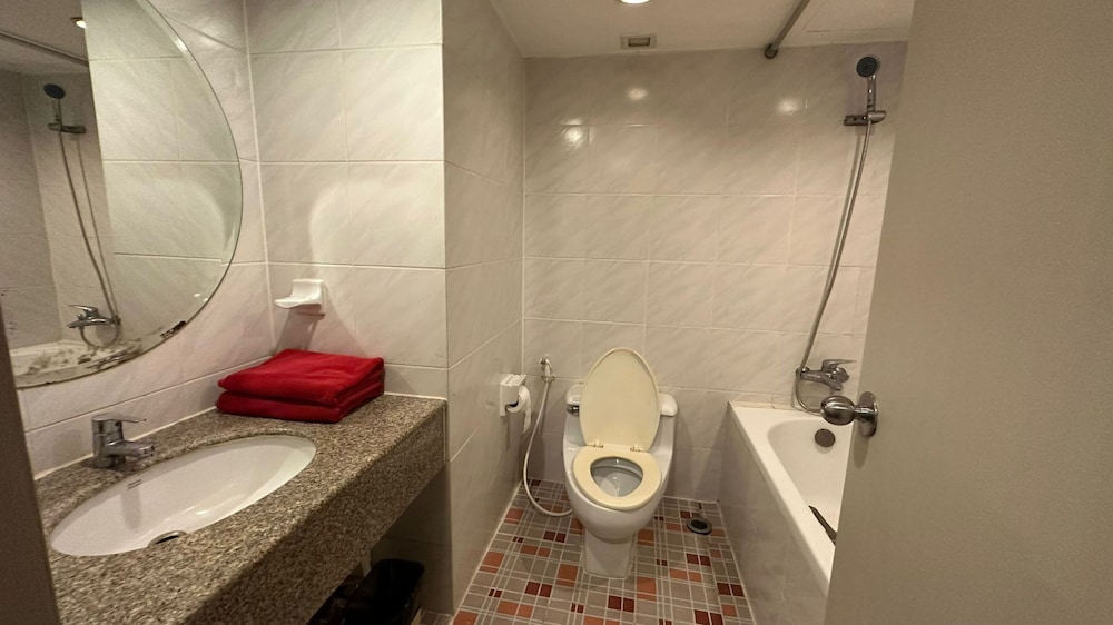 Omni Tower Sukhumvit Nana - Direct