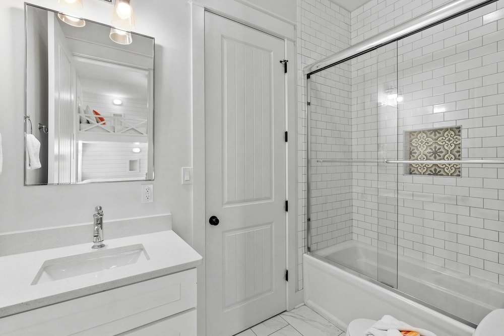 Sleeps 34! 2 Homes, Private Pools, Firepit, Golf Cart, Walk to Beach Seagrove San Juan by Avantstay