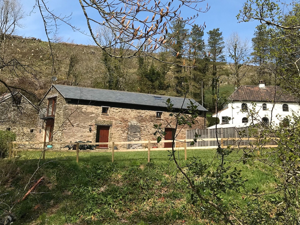 Red Deer Cottage