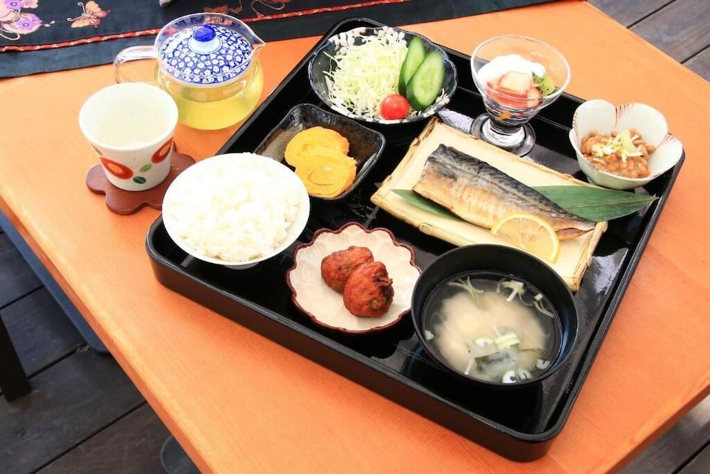 Food & Beverage