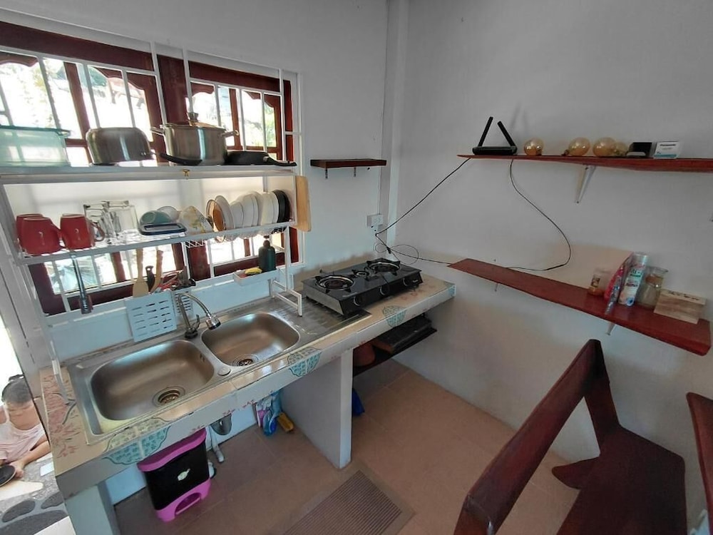 2 Bedroom Private Home Perfect for Families - Kitchen -seaviews -fast Wifi