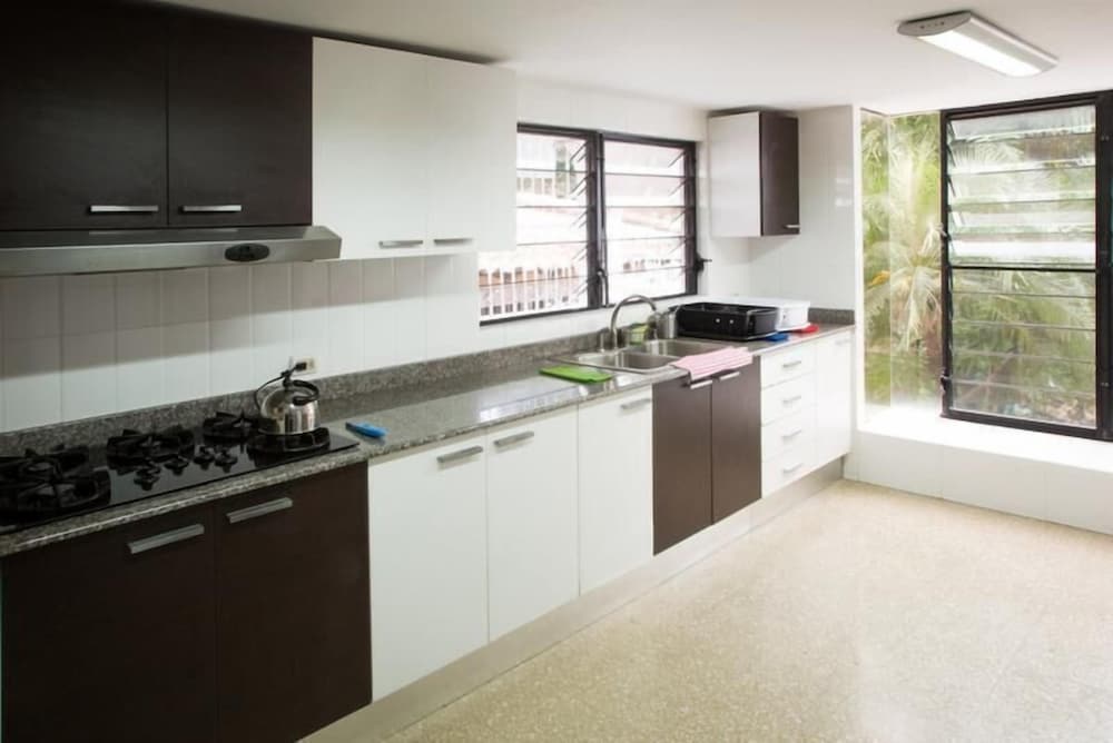 Panama City Vacations - Los Mostros Hostel - Property Image 10