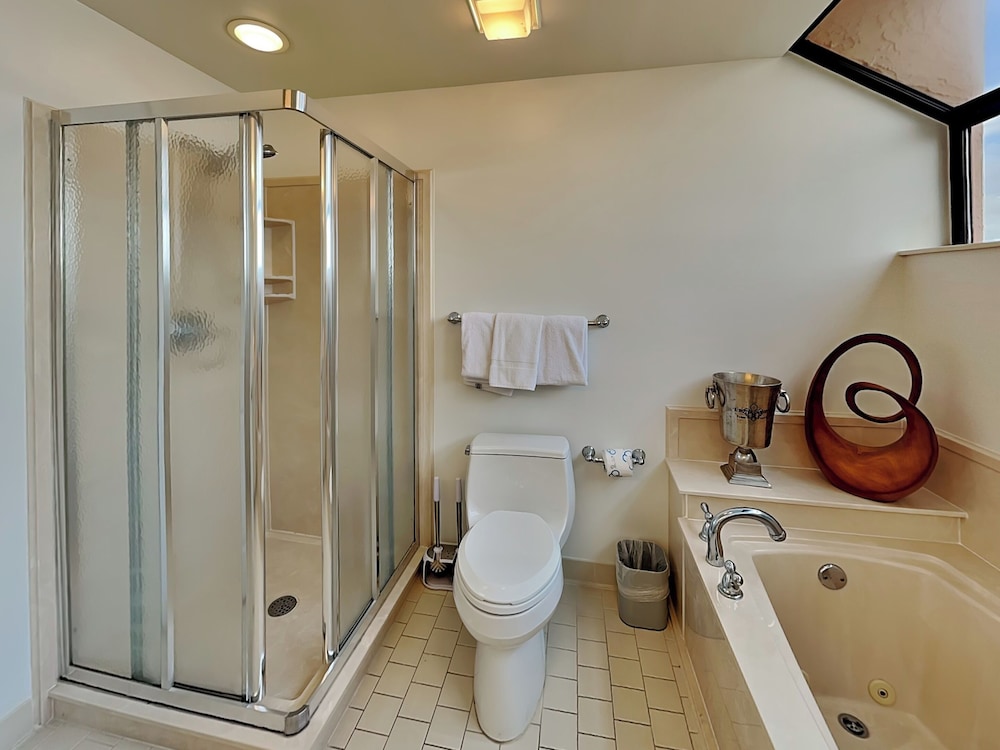 Four Seasons #701E by Southern Vacation Rentals