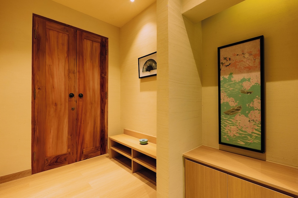 Himawari House
