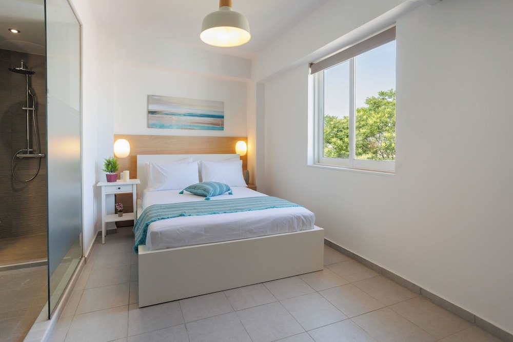Anemos Deluxe Suites - Ostria