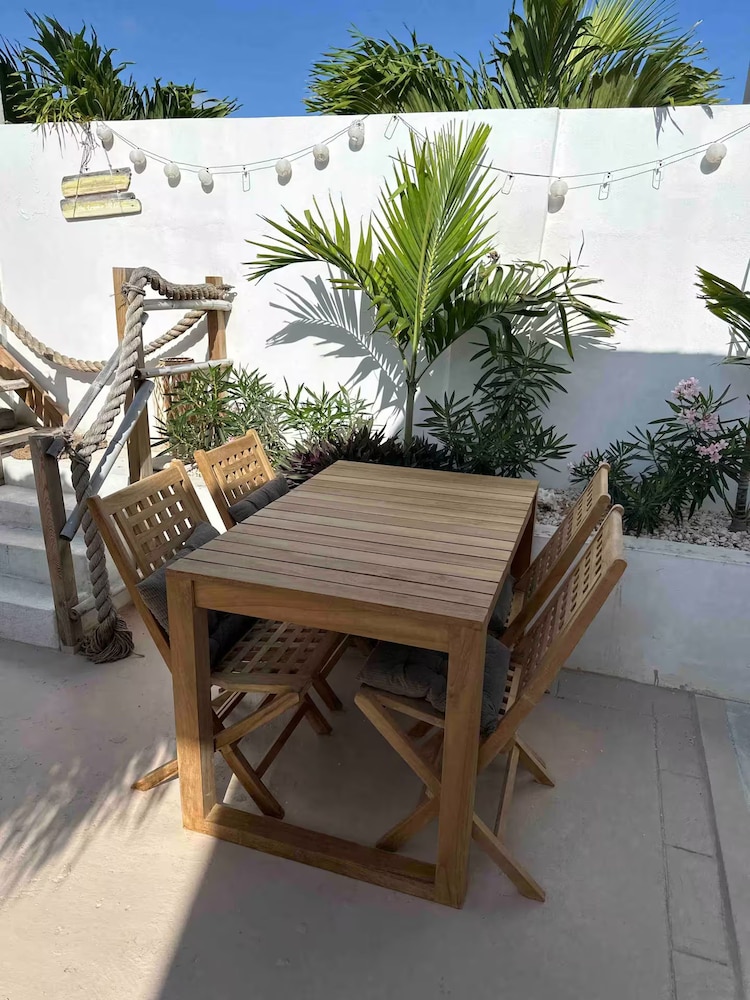 Palm Beach Vacaysuites - Bamboo Suite - Studio