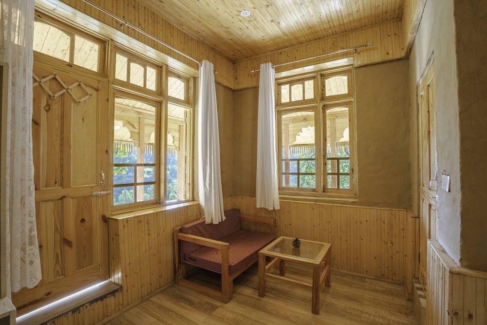 Tirthan Village Resort
