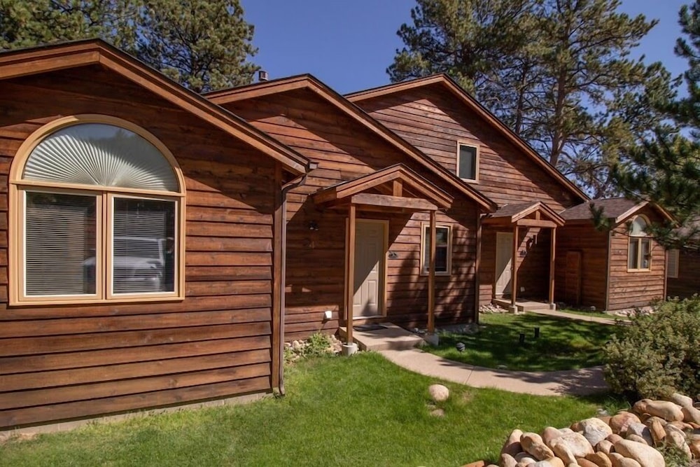 Riverwood on Fall River - Property Image 2