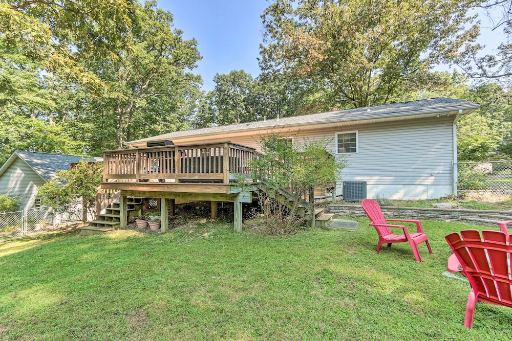 Harpers Ferry Cabin - Walk to Private Lake! - Property Image 5