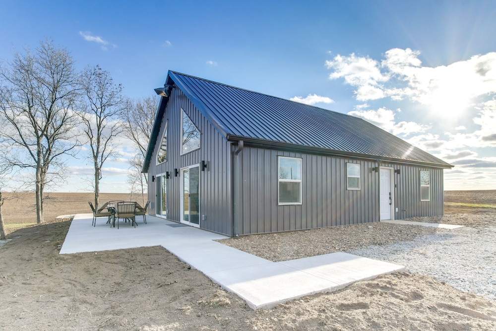 Modern Oskaloosa Cabin w/ 2 Acres & On-site Trails view 3